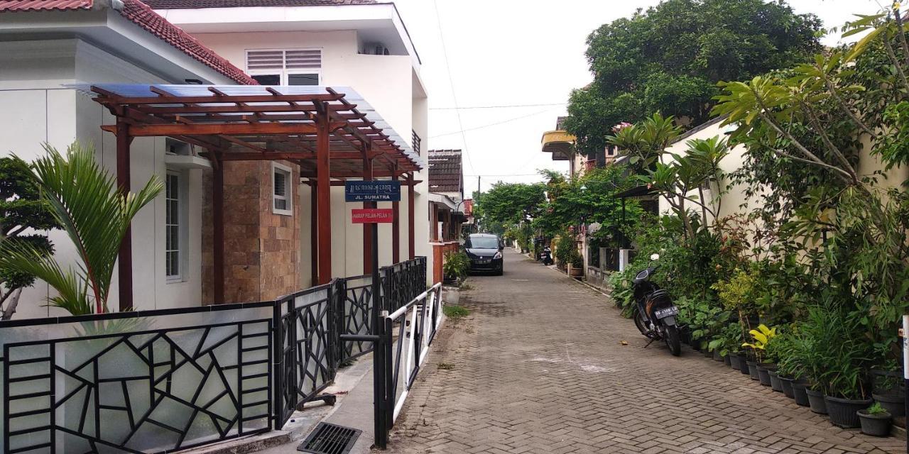 Omah Inap D24 Syariah Near Universitas Aisyiah Yogyakarta Mitra Reddoorz Слеман Экстерьер фото